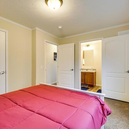 Family Home In Rapid City About 4 Mi To Torch Lake! 외부 사진