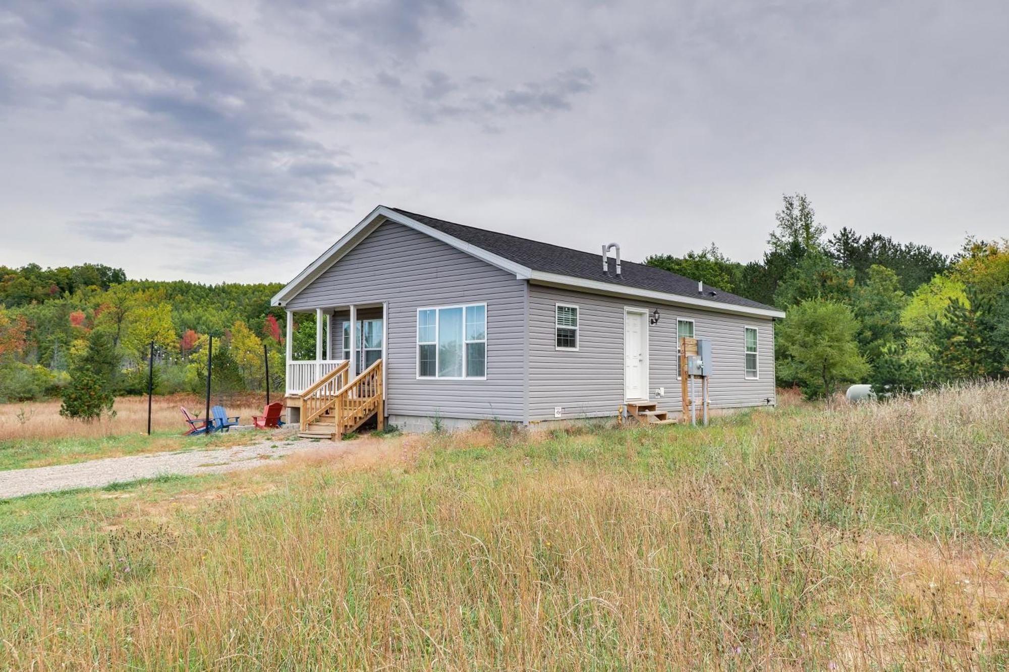 Family Home In Rapid City About 4 Mi To Torch Lake! 외부 사진