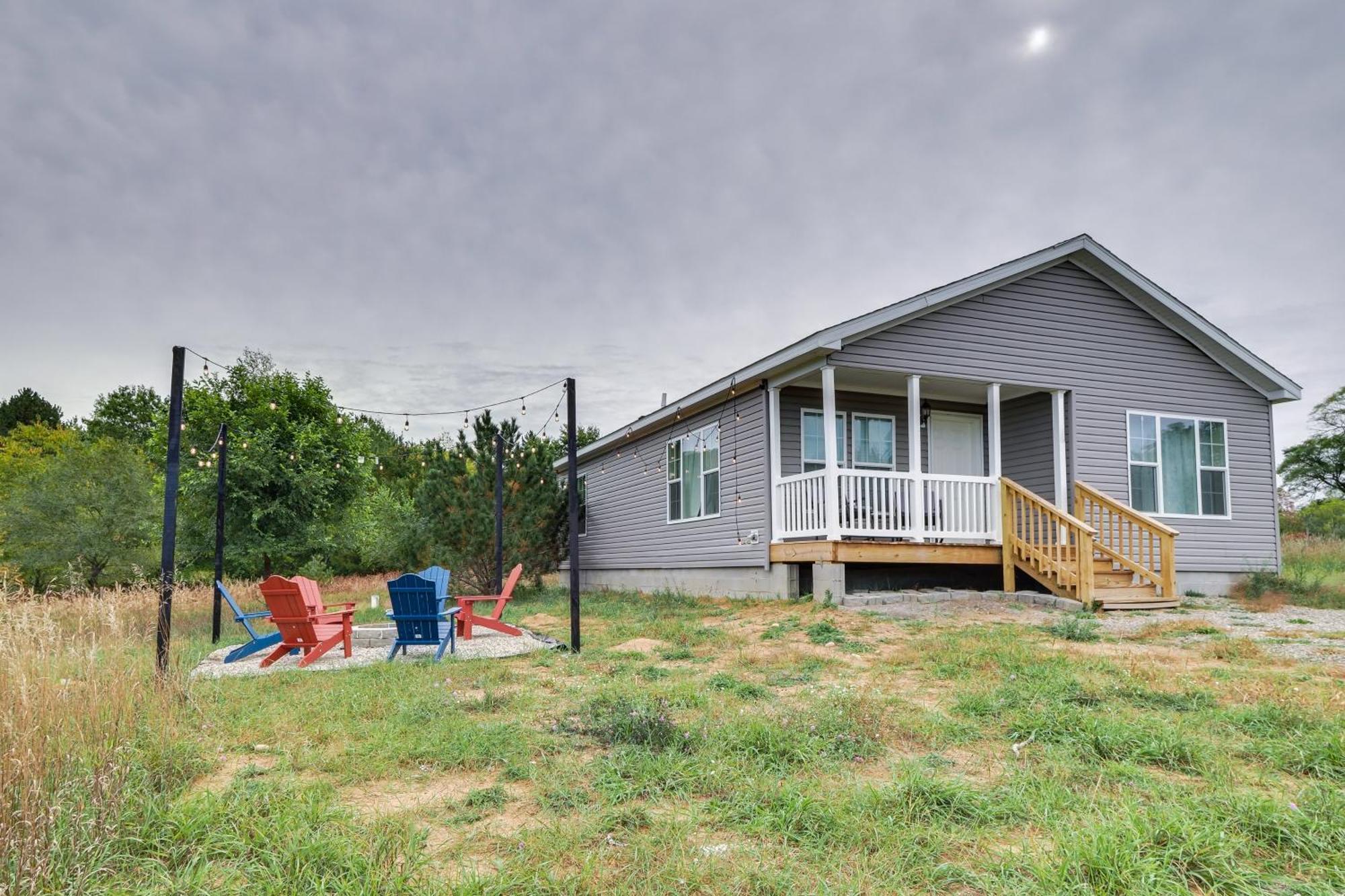 Family Home In Rapid City About 4 Mi To Torch Lake! 외부 사진