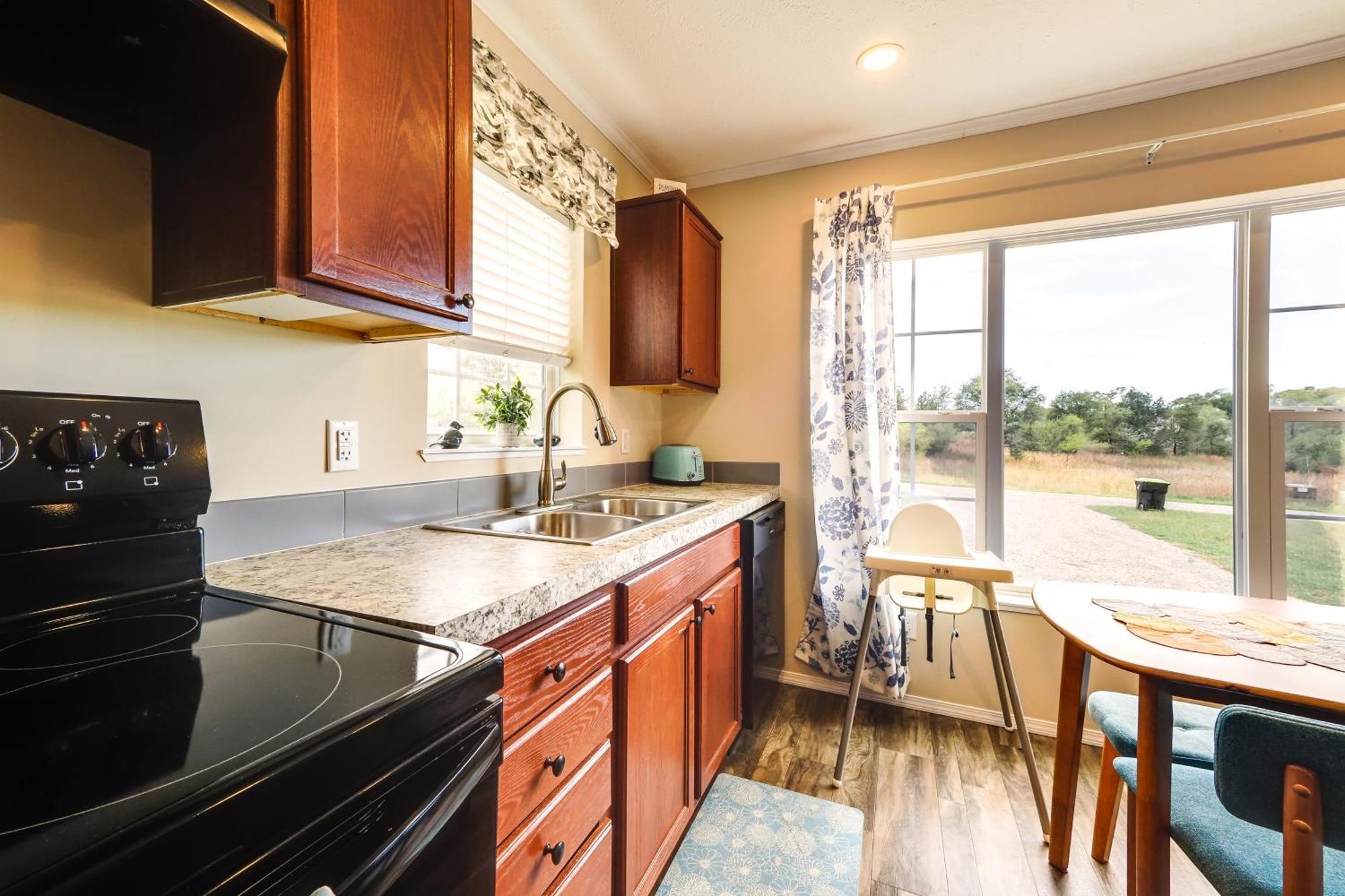 Family Home In Rapid City About 4 Mi To Torch Lake! 외부 사진